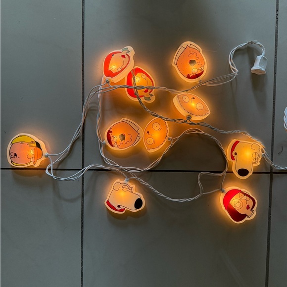 Family Guy Cartoon Character String Lights - Orange Glow - Picture 1 of 2